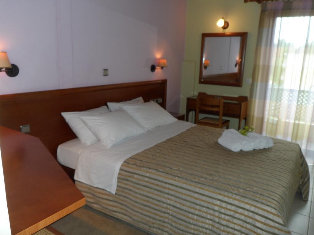 Hotel Prigipikon Suites And Sofites لاوترا  ايباتيس الغرفة الصورة